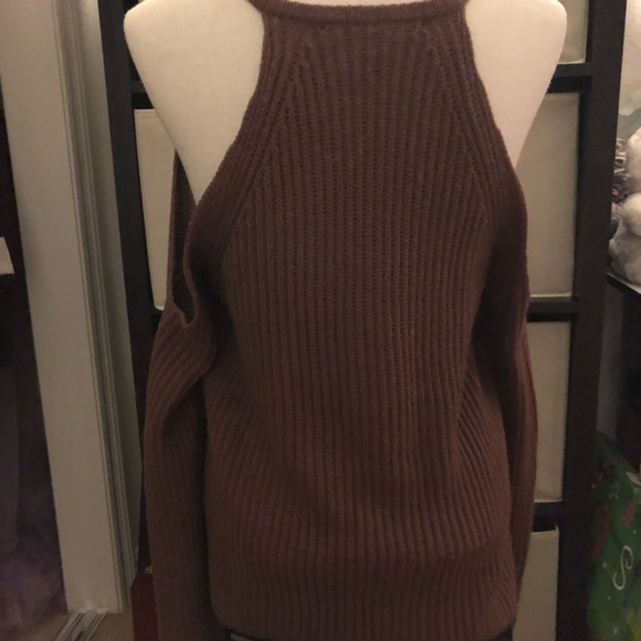 SOLDForever 21 off the shoulder sweater - Picture 3 of 3